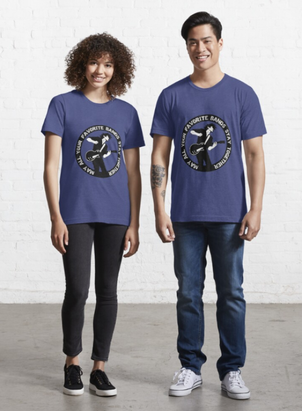 Baju dengan tema musik atau band favorit